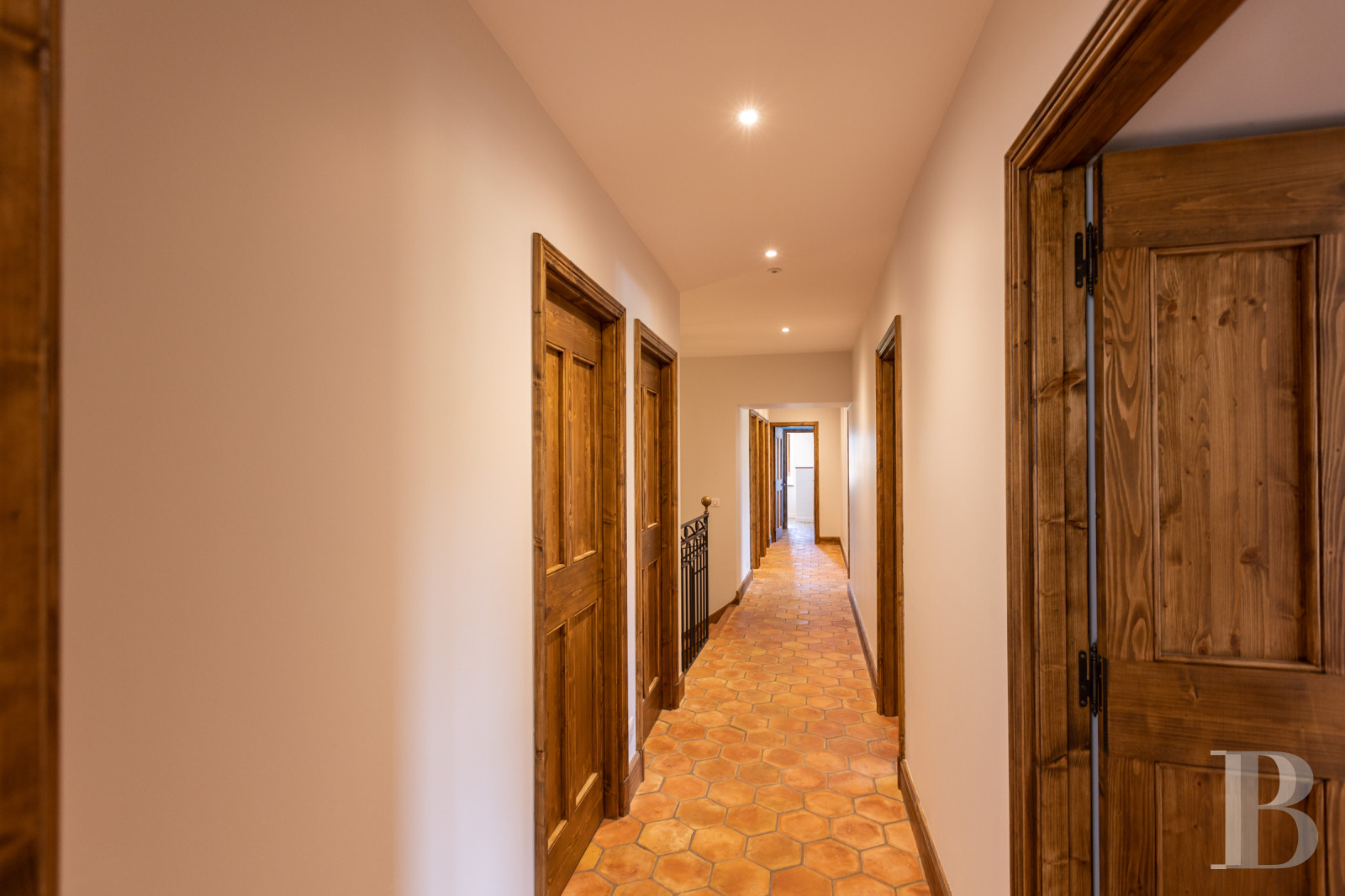 A former 17th-century farmhouse in the shadow of a chateau, in Saint-Alban-Auriolles in the Ardèche - photo  n°9